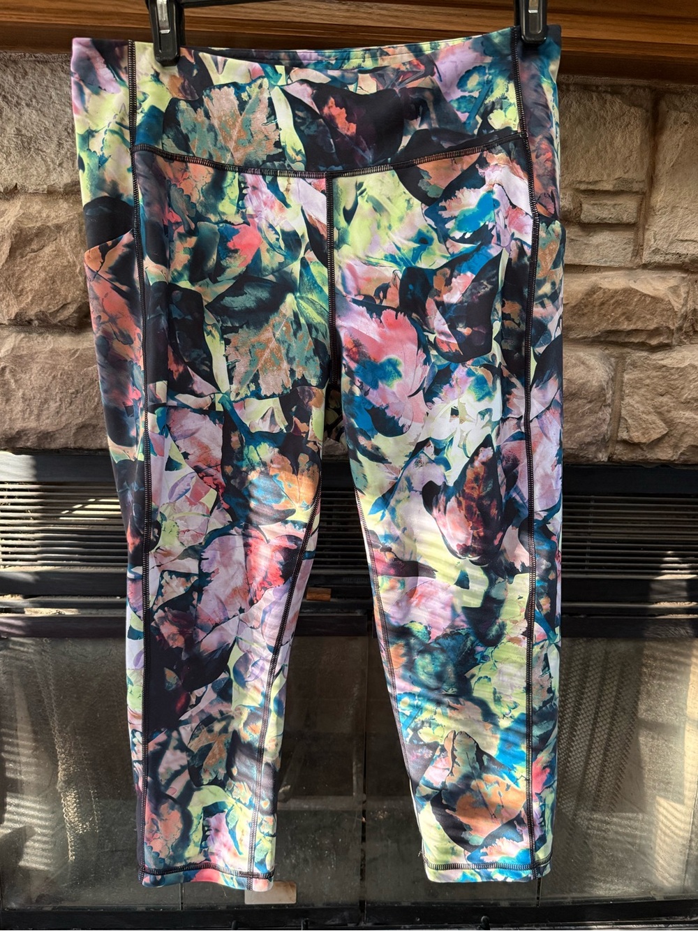 Women’s Tek Gear Colorful Abstract Floral Cropped Leggings